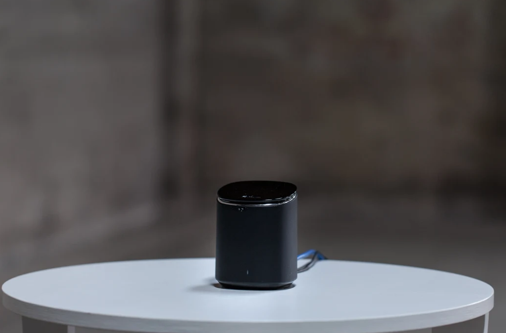 The Queen for We Partners – Mesh Wi-Fi for up to 3,000 sq. ft.